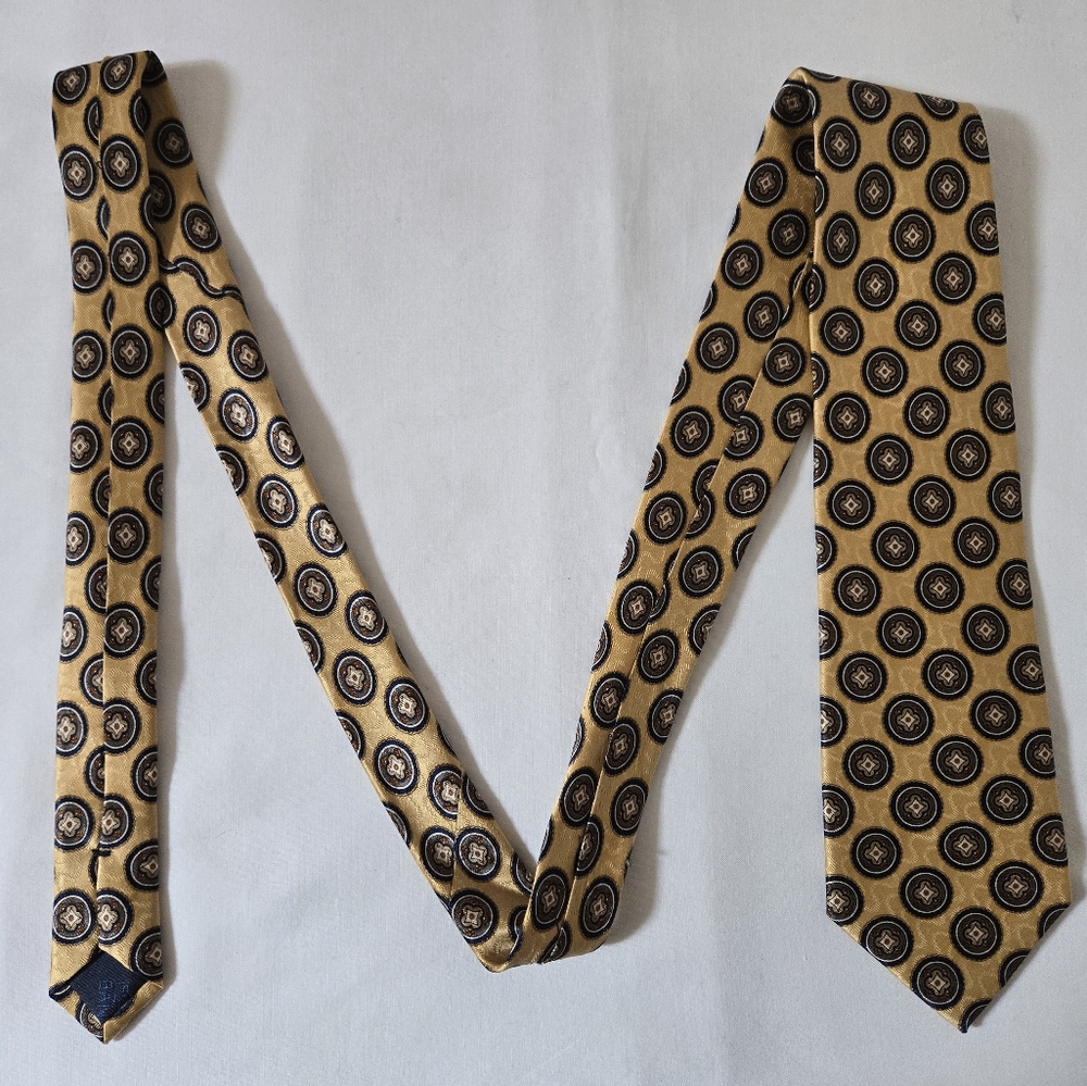 Yellow Tie With Circular Pattern